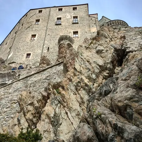 La Sacra di San Michele costruita sulla roccia
