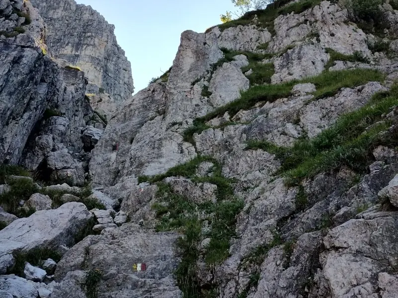 Rocce e pareti lungo il canalone di Bobbio sul Resegone